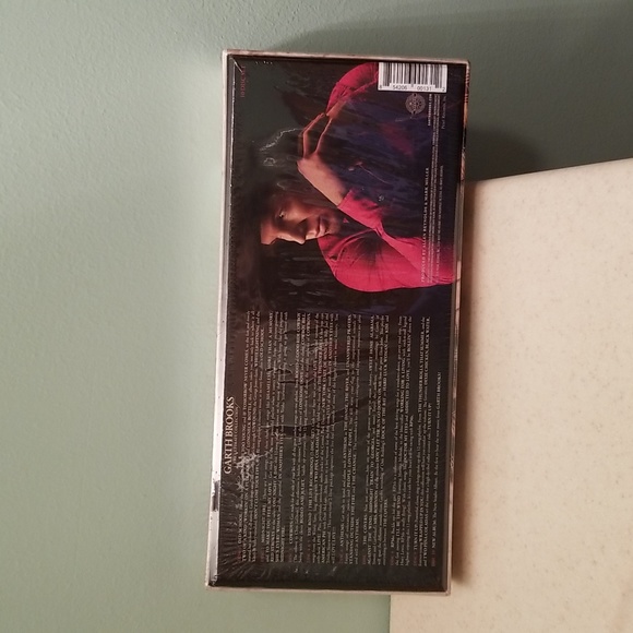 Garth Brooks The Ultimate Collection 10 Disc Set. Brand new. Sealed. - Picture 7 of 7